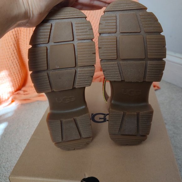 UGG Ashton Heritage Braid Sandal - Picture 3 of 4